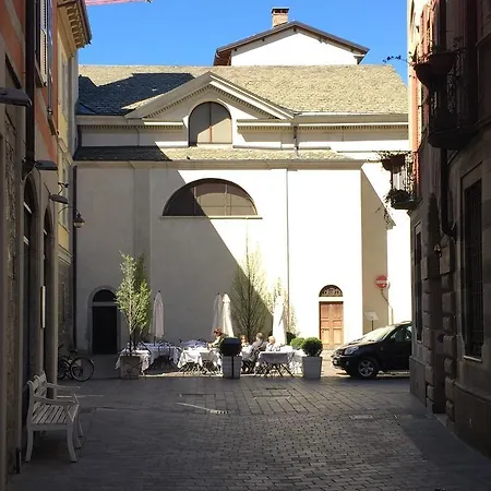 Ancient Courtyard Bonanomi In Historic Centre Apartment *