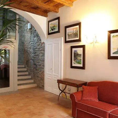 Borgo Antico 3* Como
