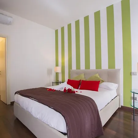 The Square Apartment *