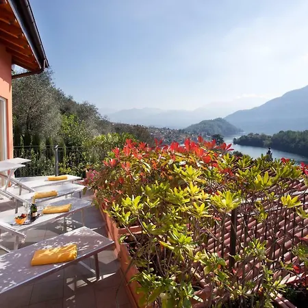 State Of The Art With 180 Degree Panoramic View, Pool And Sleeping Up To 10 Guests By Italian *