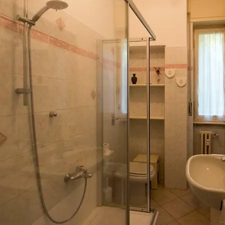 Silky House With Private Parking * Como
