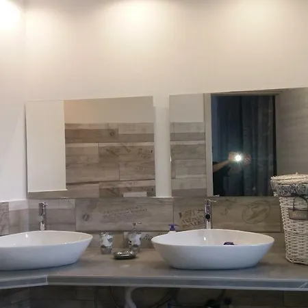 Vittoria Di Apartment Como