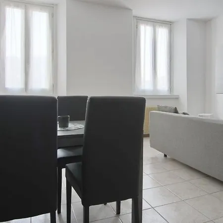 Italianway - Piazza Amendola 14 Apartment Como