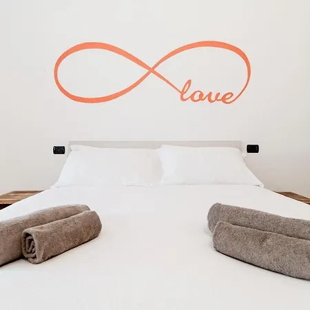 Apartment Orange - The House Of Travelers *
