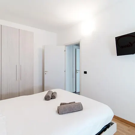 Orange - The House Of Travelers Apartment *