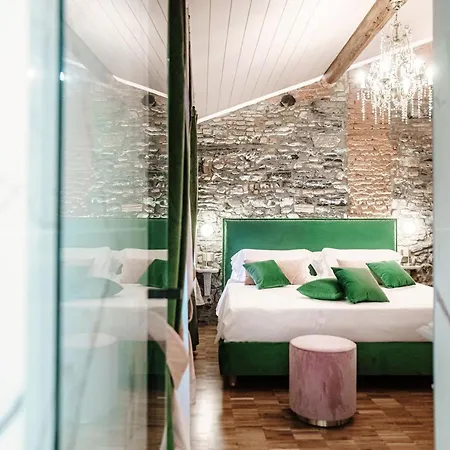 Aurum - Luxury