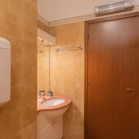Apartment Front With Private Funicular By Rent *
