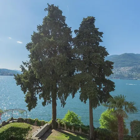 Front With Private Funicular By Rent Apartment Como