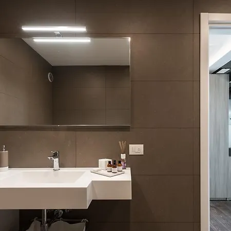 Maderni Apartment Como