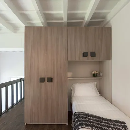 Apartment Maderni Como