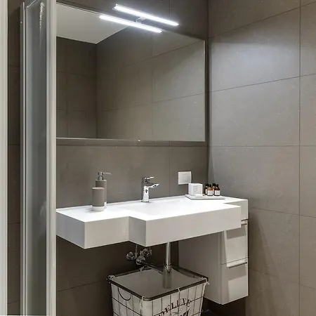 Maderni Apartment