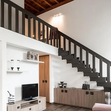 Maderni Apartment Como