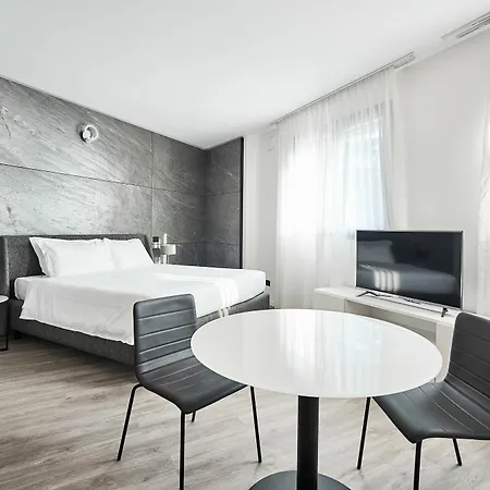 Aparthotel La Perla By Sedar