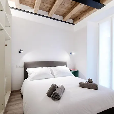 Spazio 77 - The House Of Travelers Gasthof *