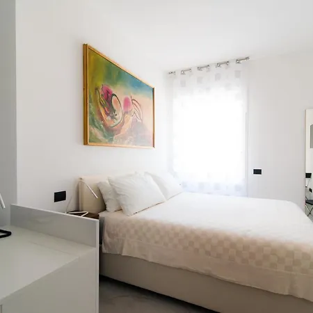 Ng - Downtown Apartment *
