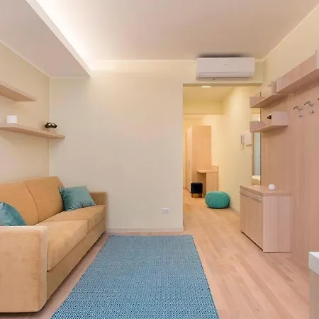 Appartement Bilocale In Via Bellinzona Côme